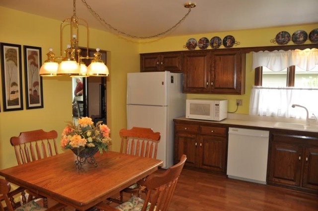 1021 Mohawk Dr, Elgin, IL 60120 photo 4