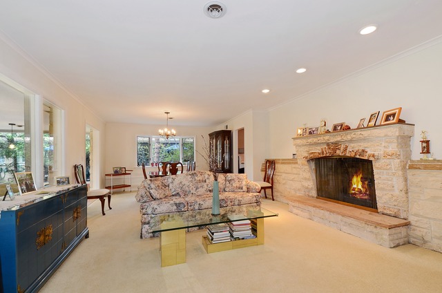740 Windsor Rd, Glenview, IL 60025 photo 2