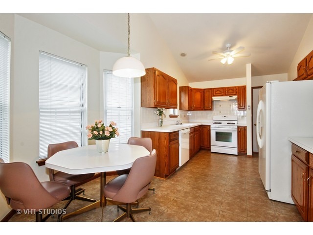 21014 W Hazelnut Ln, Plainfield, IL 60544 photo 3