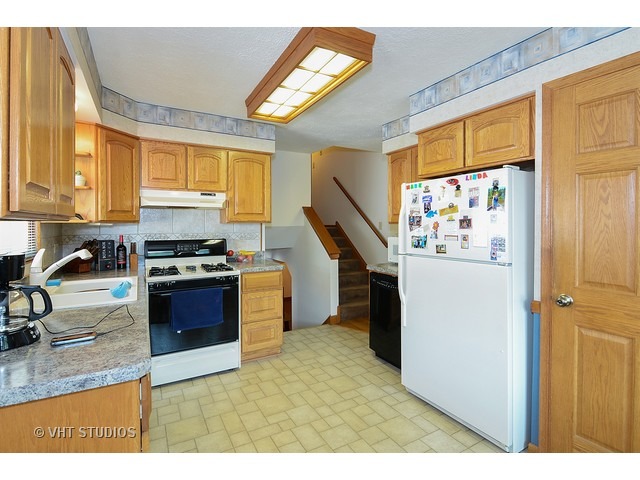 3763 152nd St, Midlothian, IL 60445 photo 3