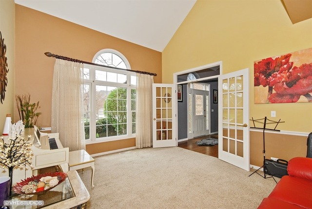 2404 Fox Boro Ln, Naperville, IL 60564 photo 1