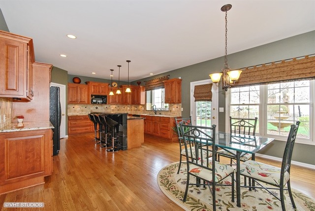 2404 Fox Boro Ln, Naperville, IL 60564 photo 5