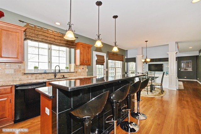 2404 Fox Boro Ln, Naperville, IL 60564 photo 4