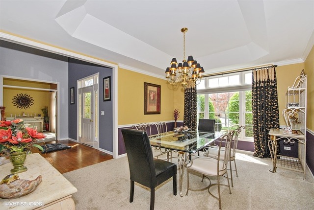 2404 Fox Boro Ln, Naperville, IL 60564 photo 2