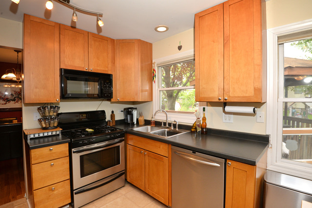 138 S Crest Ave, Bartlett, IL 60103 photo 4