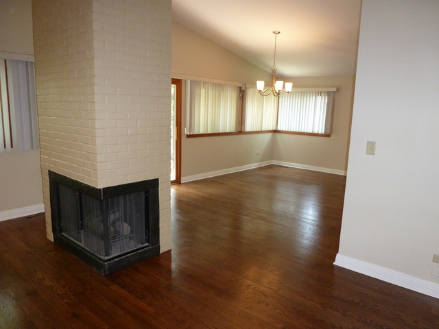 621 E Devon Ave, Roselle, IL 60172 photo 10