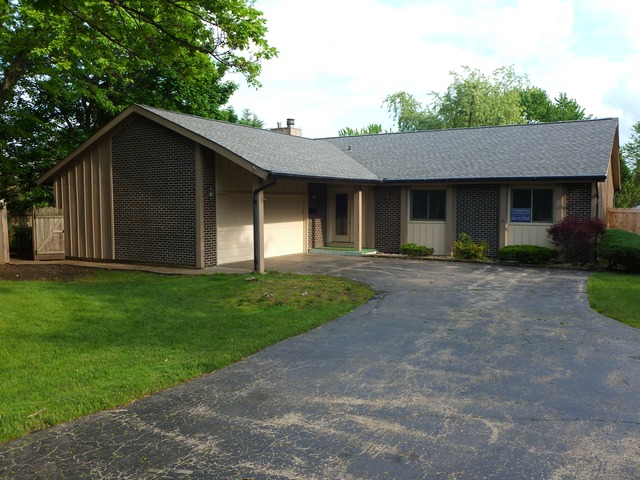 621 E Devon Ave, Roselle, IL 60172 photo 1