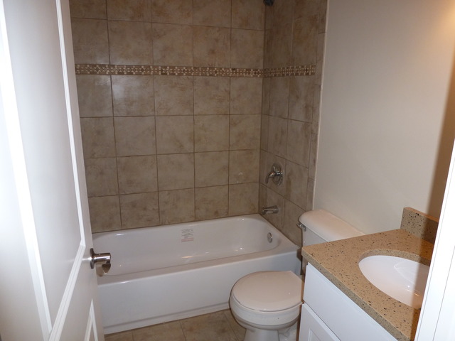 621 E Devon Ave, Roselle, IL 60172 photo 16