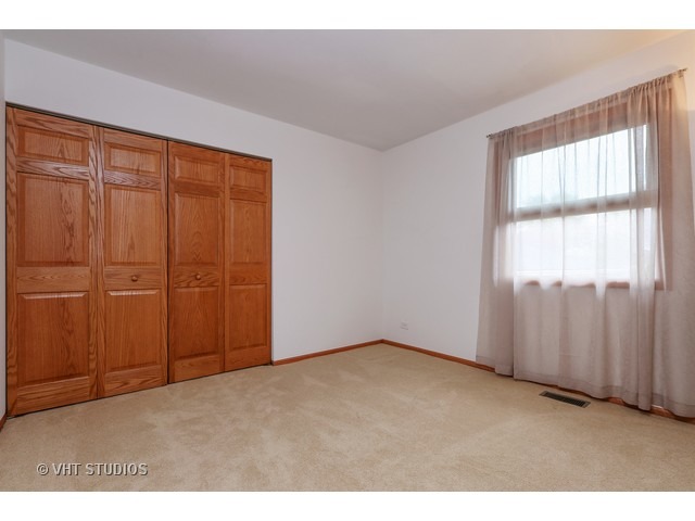 1504 Sunset Dr, Mchenry, IL 60051 photo 10