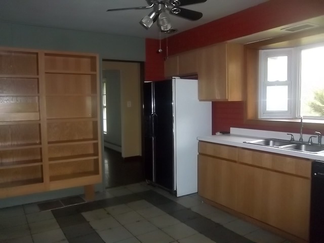 15540 Clyde Ave, South Holland, IL 60473 photo 8