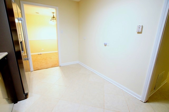 923 E Grant Dr, Des Plaines, IL 60016 photo 16
