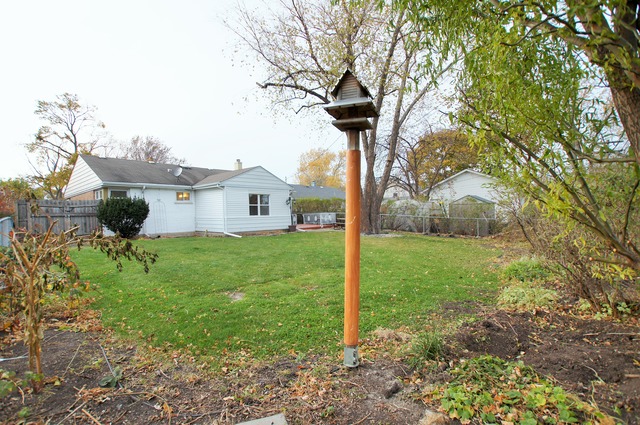 923 E Grant Dr, Des Plaines, IL 60016 photo 18