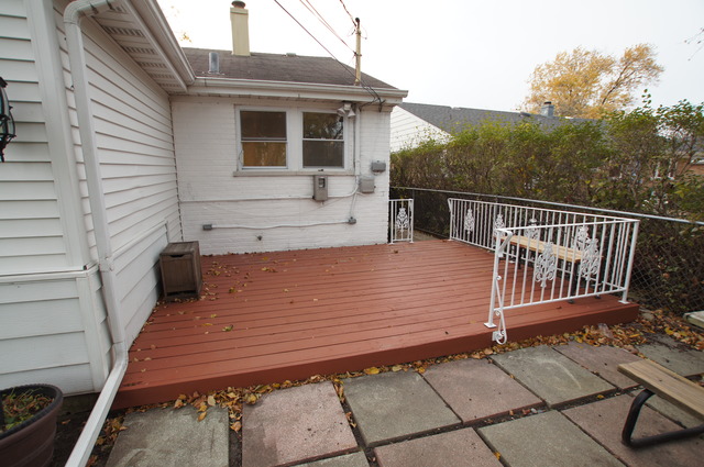 923 E Grant Dr, Des Plaines, IL 60016 photo 17