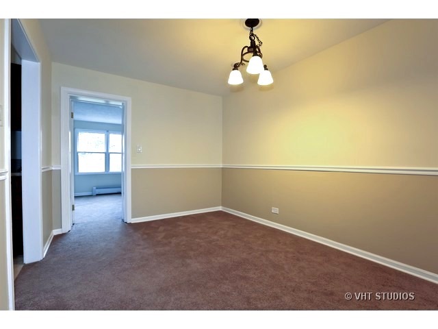 923 E Grant Dr, Des Plaines, IL 60016 photo 10