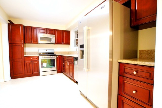923 E Grant Dr, Des Plaines, IL 60016 photo 5