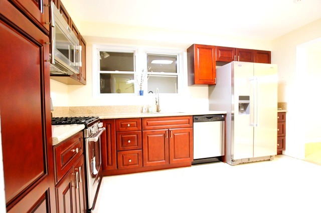 923 E Grant Dr, Des Plaines, IL 60016 photo 4