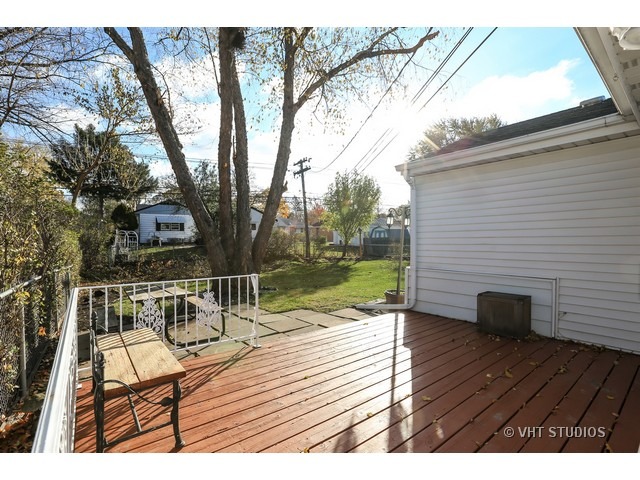 923 E Grant Dr, Des Plaines, IL 60016 photo 15
