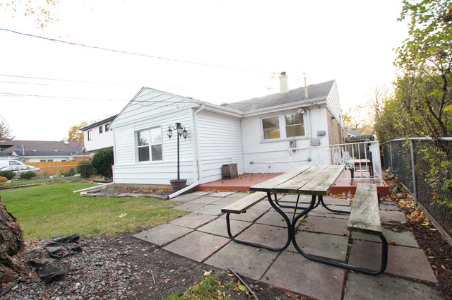 923 E Grant Dr, Des Plaines, IL 60016 photo 20