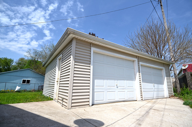 115 W Scott St, Seneca, IL 61360 photo 10
