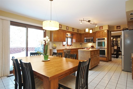 1665 Brittany Ln, Hoffman Estates, IL 60192 photo 5