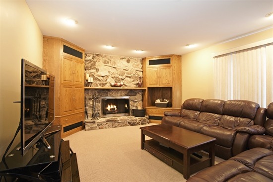 1665 Brittany Ln, Hoffman Estates, IL 60192 photo 4