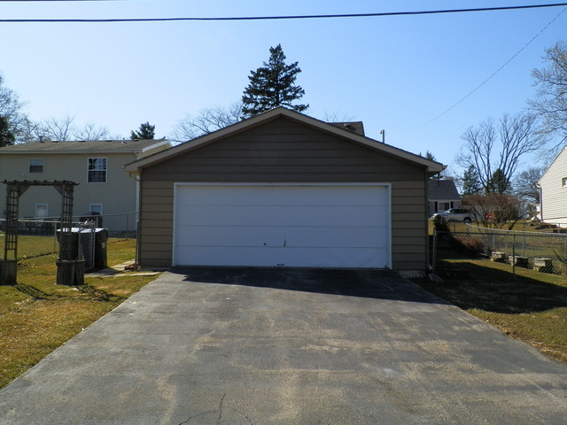 617 Harrison St, Elgin, IL 60120 photo 16