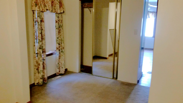 617 Harrison St, Elgin, IL 60120 photo 5