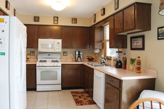 643 Cedar Ln, Bartlett, IL 60103 photo 3