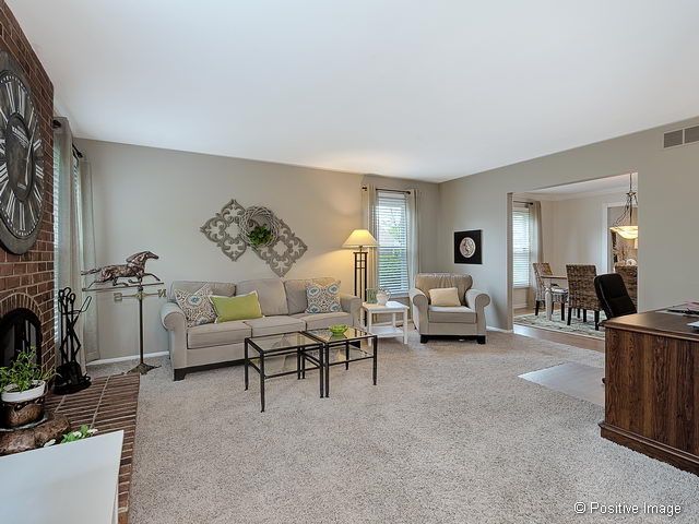 2340 Richmond Dr, Wheaton, IL 60189 photo 13