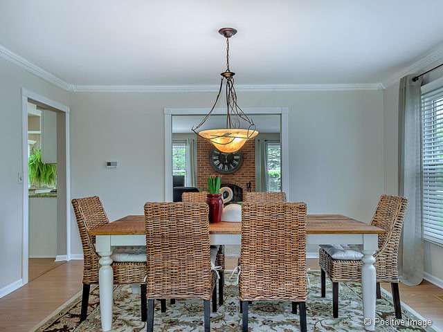 2340 Richmond Dr, Wheaton, IL 60189 photo 6