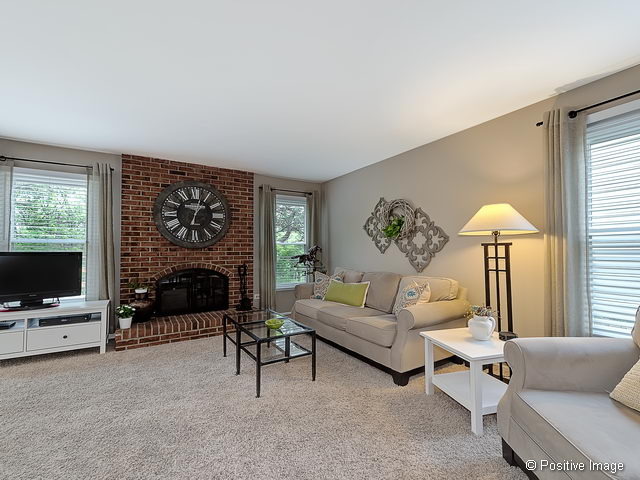 2340 Richmond Dr, Wheaton, IL 60189 photo 14