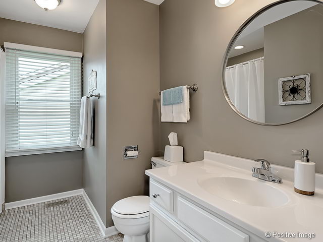2340 Richmond Dr, Wheaton, IL 60189 photo 22