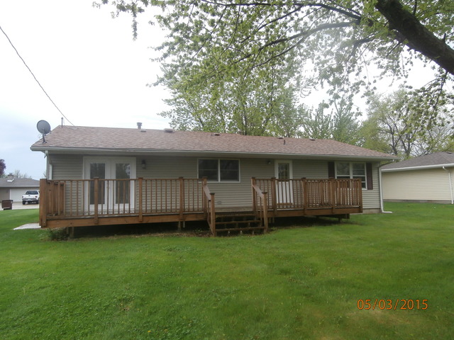 529 E 3rd St, Herscher, IL 60941 photo 2