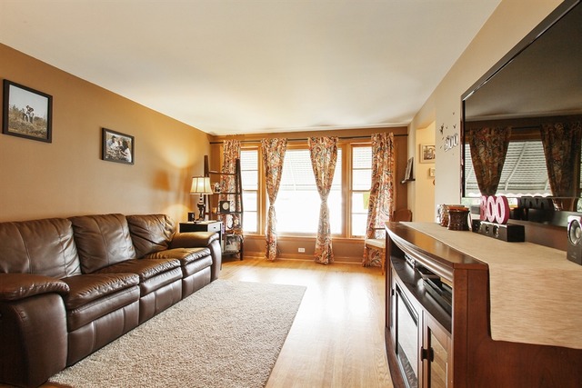 7804 Massasoit Ave, Burbank, IL 60459 photo 2