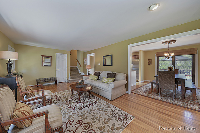 1251 Golf Cir, Wheaton, IL 60189 photo 2