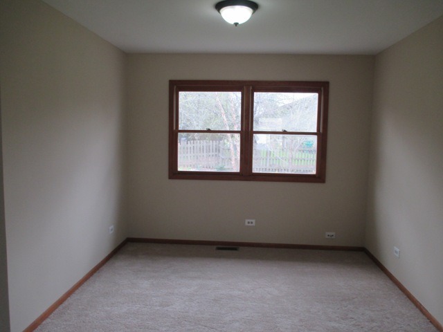 11 Starboard Ct, Grayslake, IL 60030 photo 4