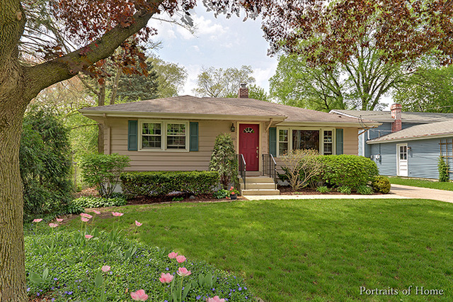 810 S Chase St, Wheaton, IL 60189 photo 1