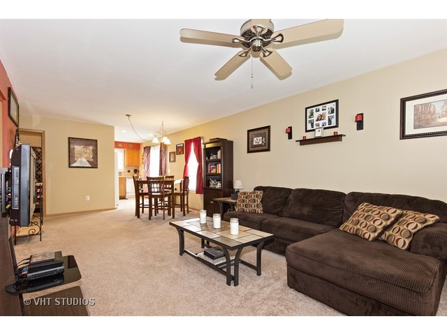 21609 Franklin Cir, Plainfield, IL 60544 photo 2