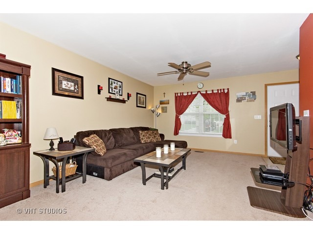 21609 Franklin Cir, Plainfield, IL 60544 photo 3