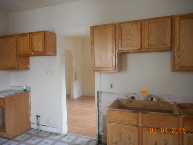 241 S Evergreen Ave, Kankakee, IL 60901 photo 3