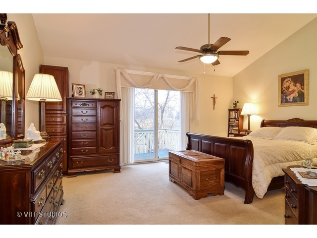 668 White Oak Ln, Bartlett, IL 60103 photo 11