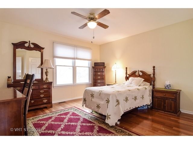 668 White Oak Ln, Bartlett, IL 60103 photo 16