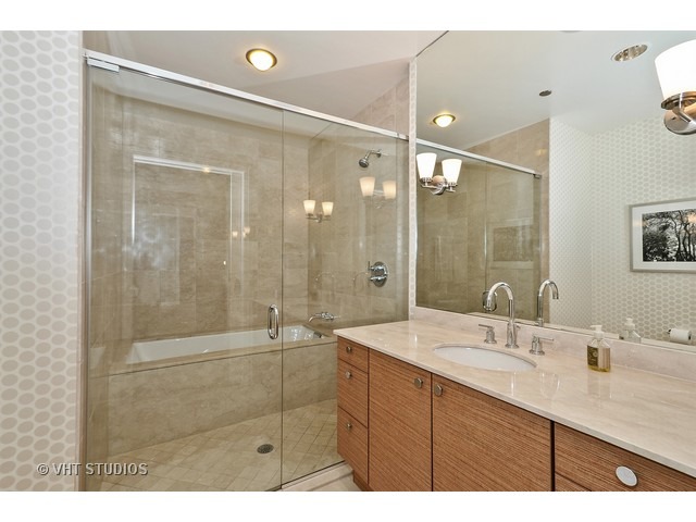 10 E Delaware Pl #14c, Chicago, IL 60611 photo 10