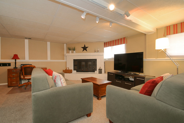 1517 Wilson Ave, Wheaton, IL 60189 photo 5