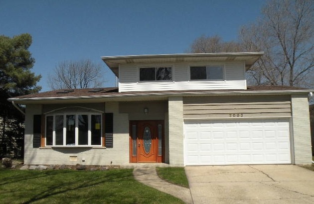 2002 E Kiowa Ln, Mount Prospect, IL 60056 photo 1