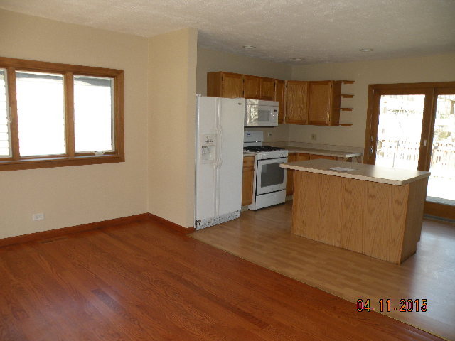 2002 E Kiowa Ln, Mount Prospect, IL 60056 photo 4
