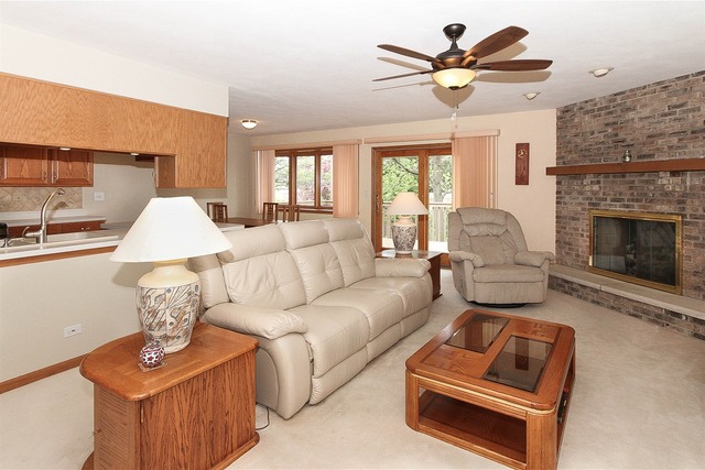 856 Middleton Ln, Bartlett, IL 60103 photo 6
