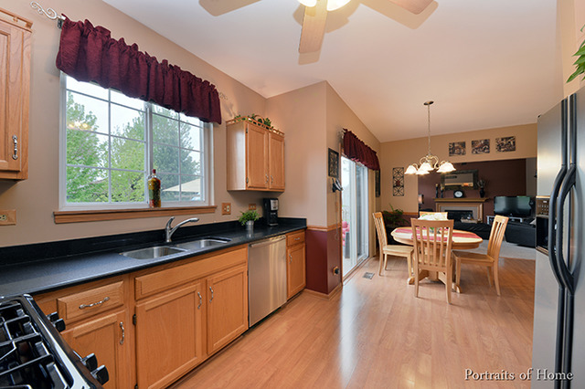 2129 Pointe Blvd, Aurora, IL 60504 photo 6