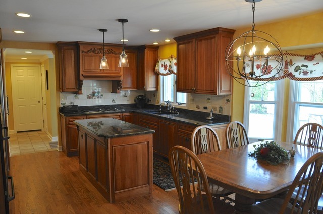 136 Sunset Ridge Rd, Willowbrook, IL 60527 photo 3