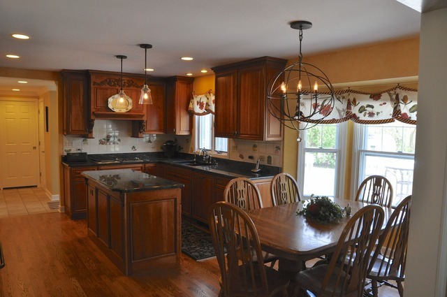 136 Sunset Ridge Rd, Willowbrook, IL 60527 photo 2